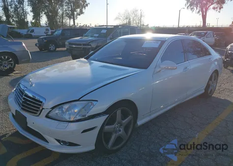 2009 Mercedes-Benz S 550 z USA, uszkodzony, nr VIN WDDNG71X39A247399